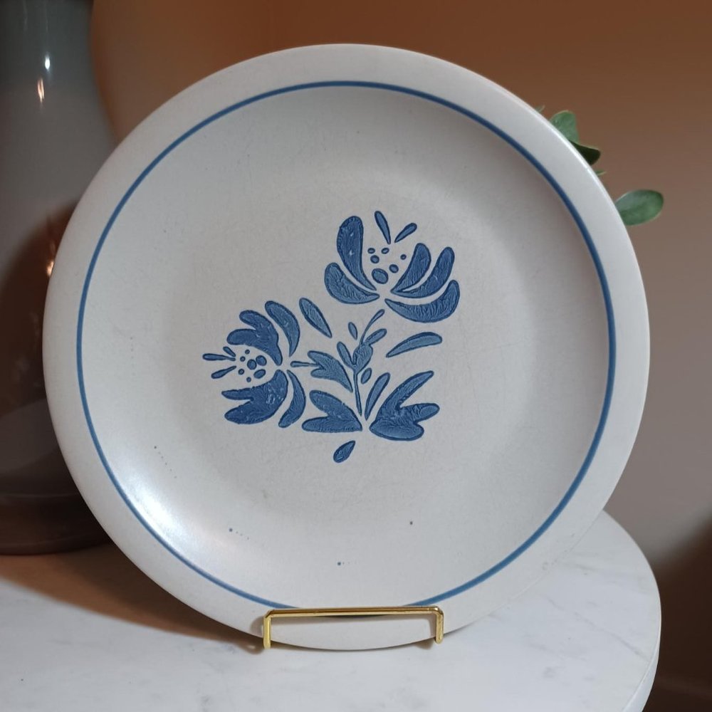 Vintage Pfaltzgraff Yorktowne Dinner Plate, Stoneware, Made in USA